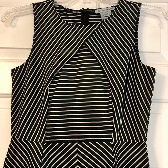 Danny and Nicole Stripped Black and White Dress Size 8 - Picture 2 of 10